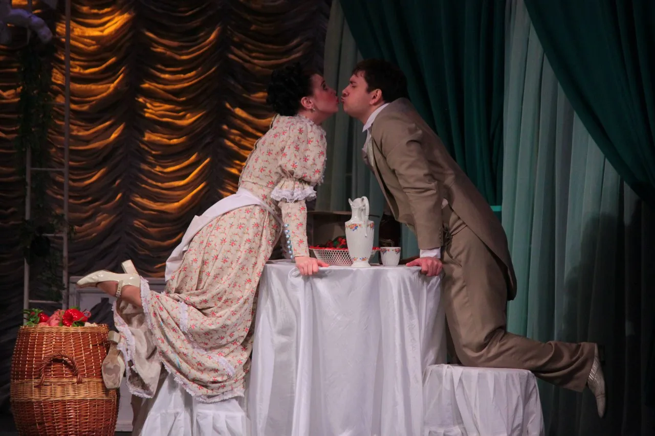 Афиша: Сенокос начался, или Дайте мне пистолет! в Омске 9 апреля 2026