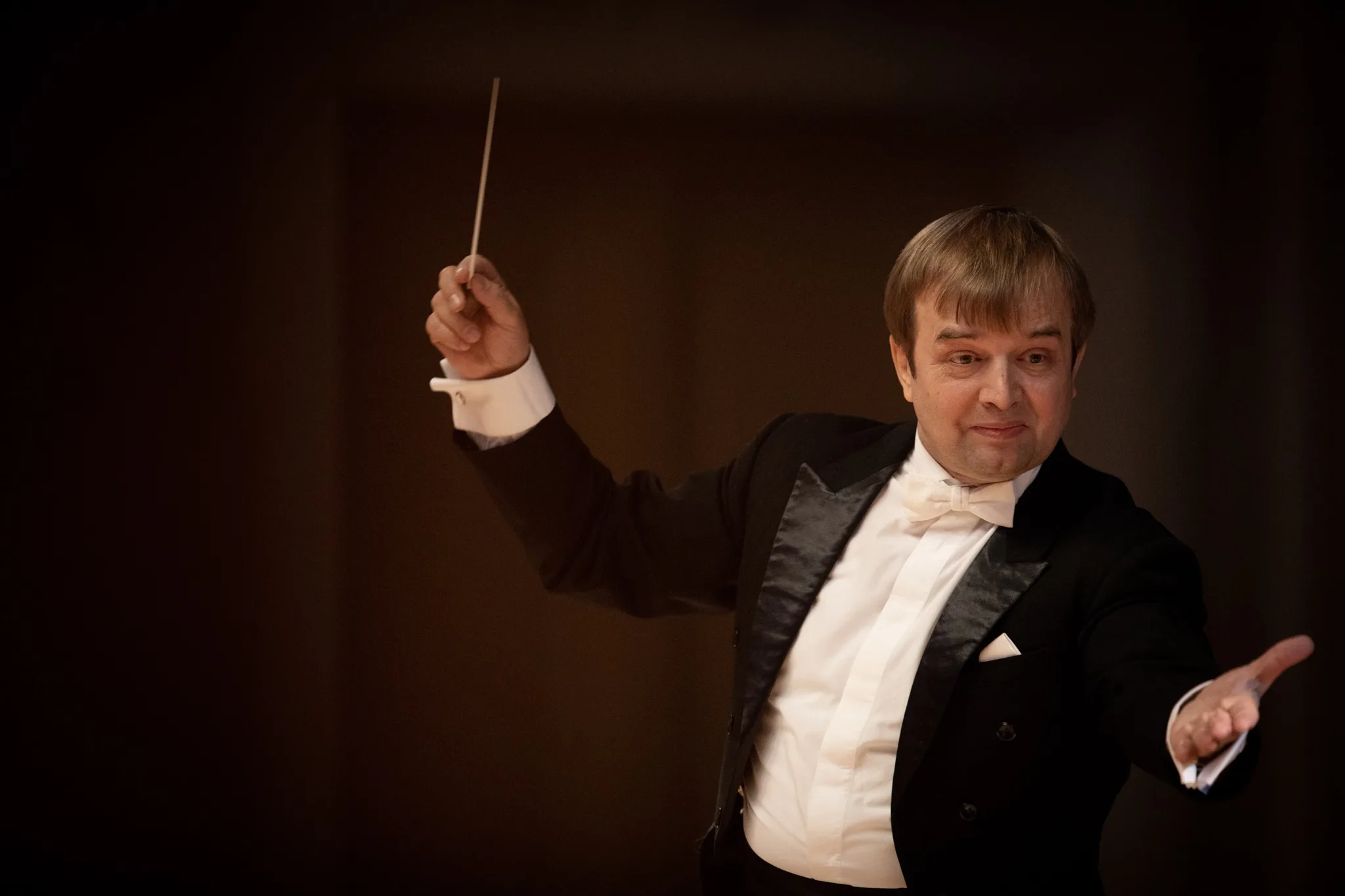 Афиша: Шедевры Рахманинова и Чайковского в Оренбурге 2 апреля 2026