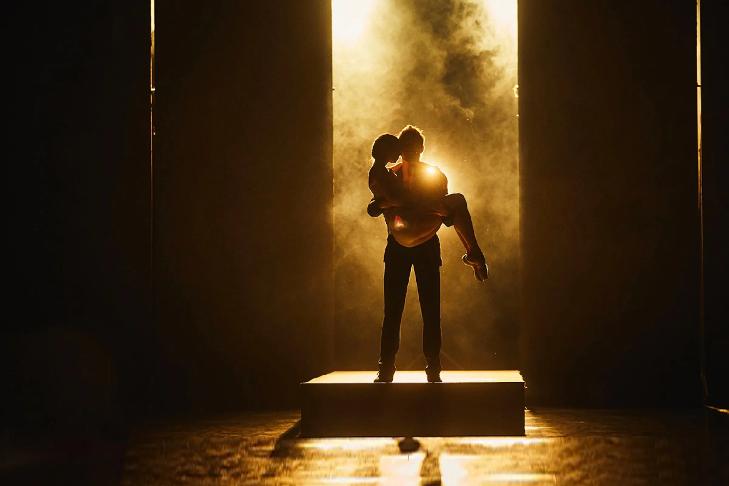 Афиша: Шёпот, Радио и Джульетта в Новосибирске 5 апреля 2026