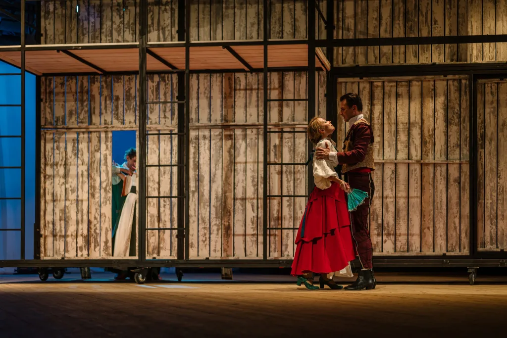 Афиша: Собака на сене в Нижневартовске 4 апреля 2026