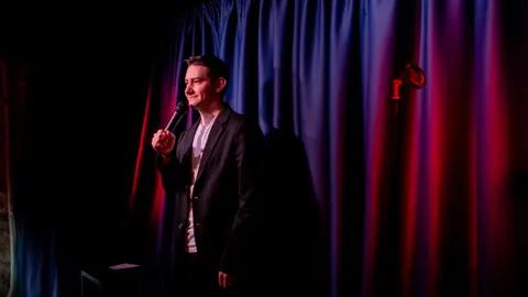 Афиша: Stand-up. Отчётный концерт в Ростове-на-Дону 4 апреля 2026