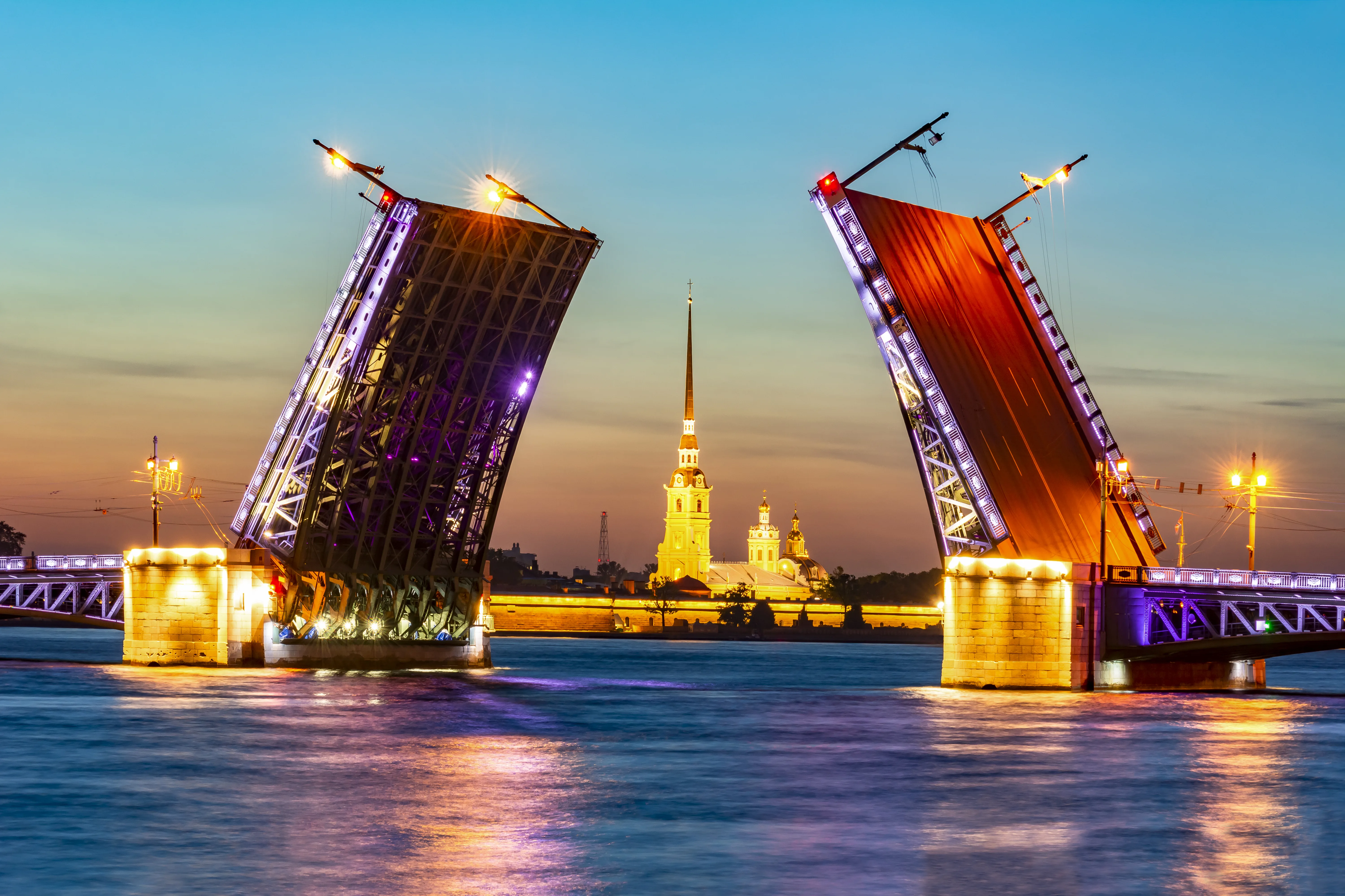 Афиша: Вечерняя экскурсия по Петербургу в Санкт-Петербурге 24 апреля 2026