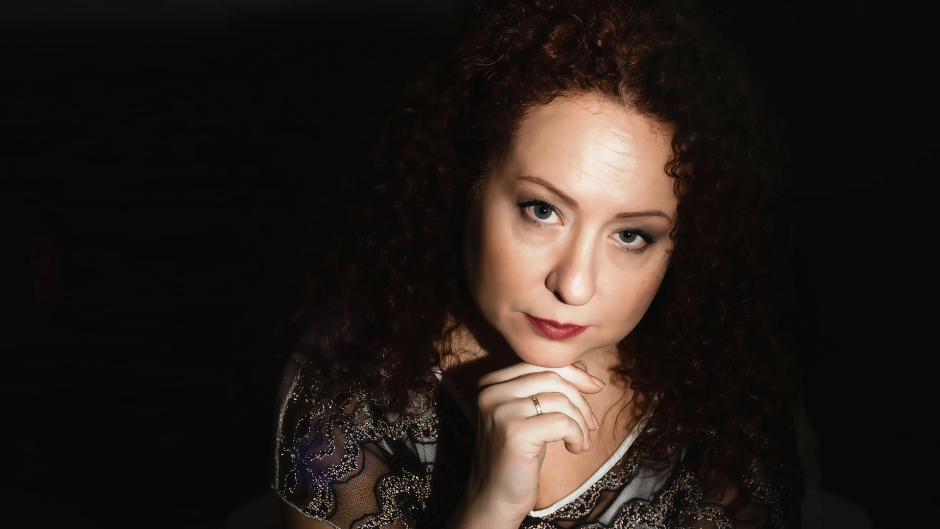 Афиша: Вероника Богданова. Не только мамонты в Санкт-Петербурге 19 апреля 2026