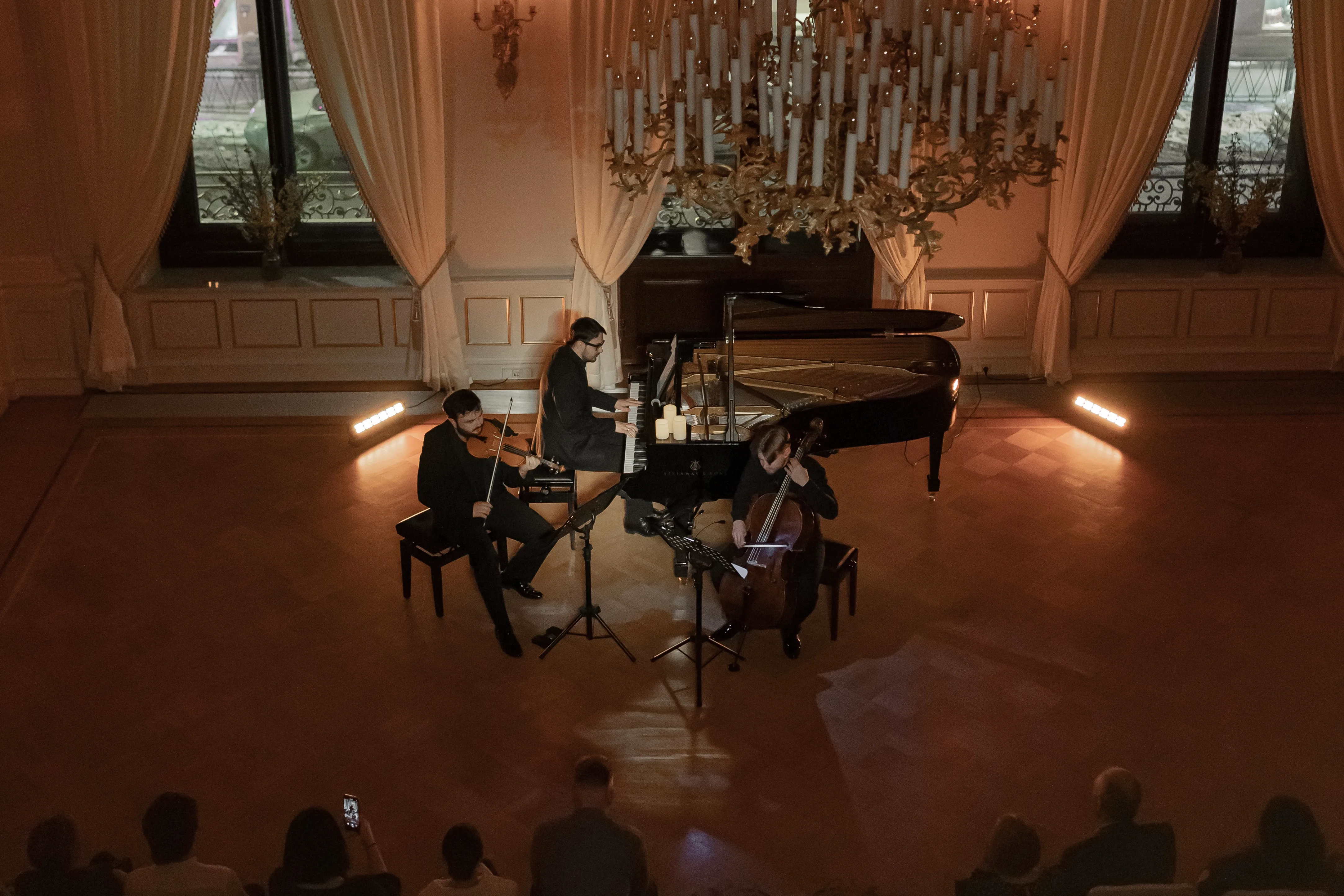 Афиша: Вивальди и Пьяццолла. Времена года в Санкт-Петербурге 18 апреля 2026