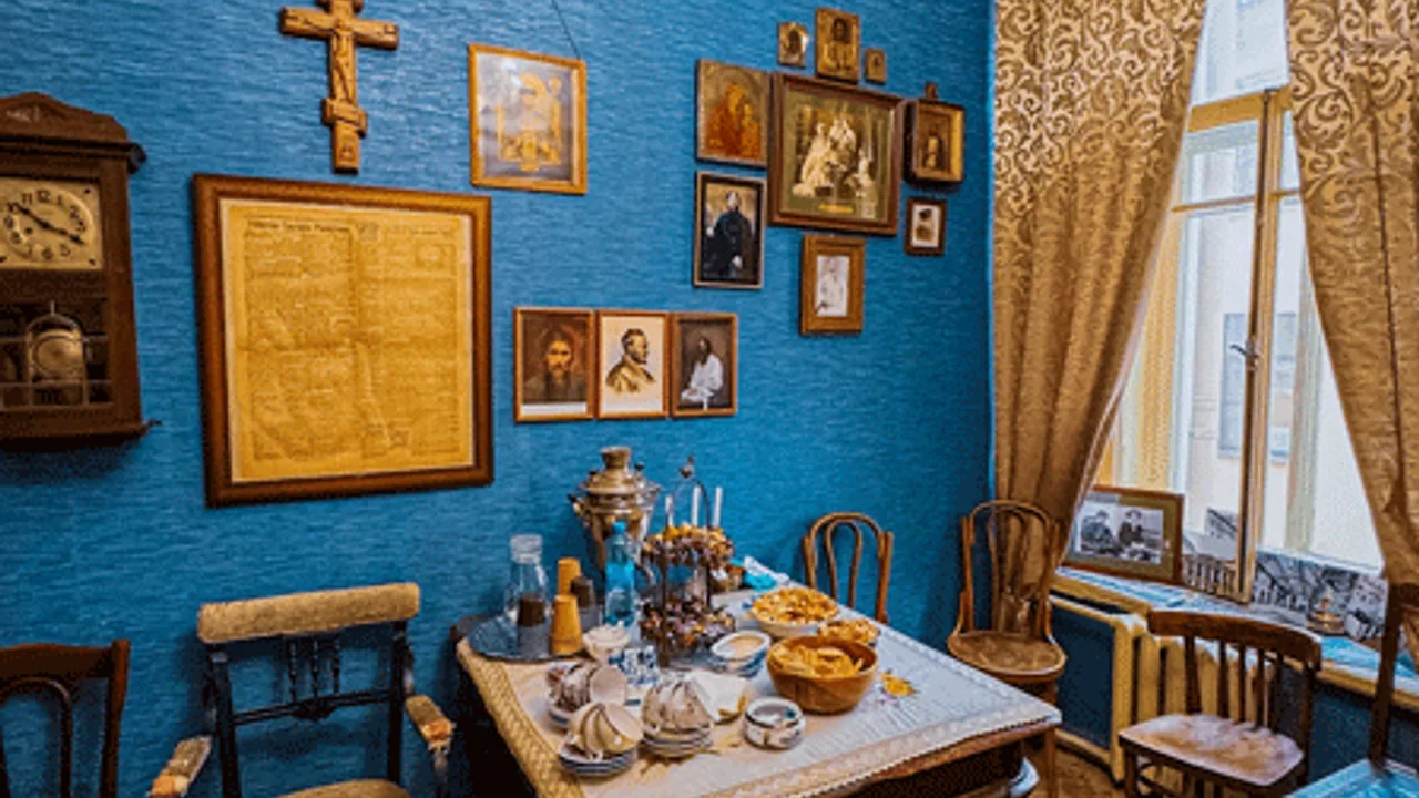 Афиша: Дом Распутина: мистика, история и чаепитие в синем кабинете в Санкт-Петербурге 11 августа 2026