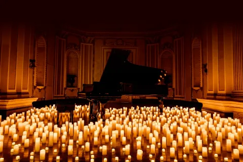 Афиша: Nova Orchestra. Людовико Эйнауди, Ханс Циммер и другие. Концерт при 1000 свечей в Перми 27 августа 2026