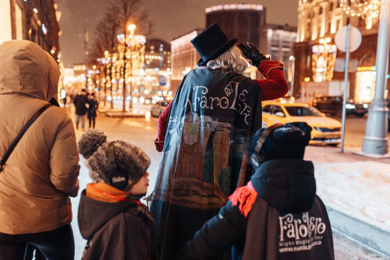 Афиша: Новогоднее путешествие с фонарщиком Фаролеро в Санкт-Петербурге 4 декабря 2026