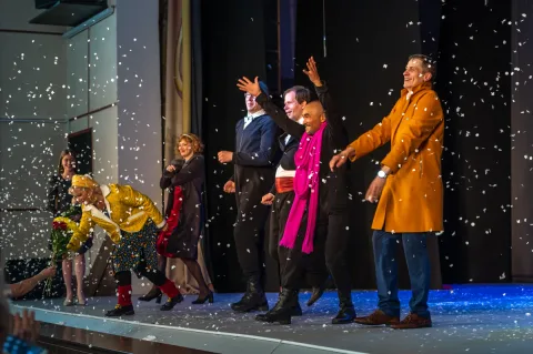 Афиша: Когда ангелы шутят в Саратове 15 февраля 2027