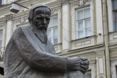 Афиша: Экскурсия по дворам и их парадным с посещением коммуналки мини группа в Санкт-Петербурге 27 июля 2026