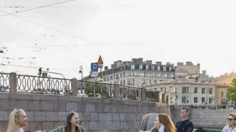 Афиша: Елагин остров - вдоль северных островов в мини-группе до 11 человек в Санкт-Петербурге 8 июля 2026
