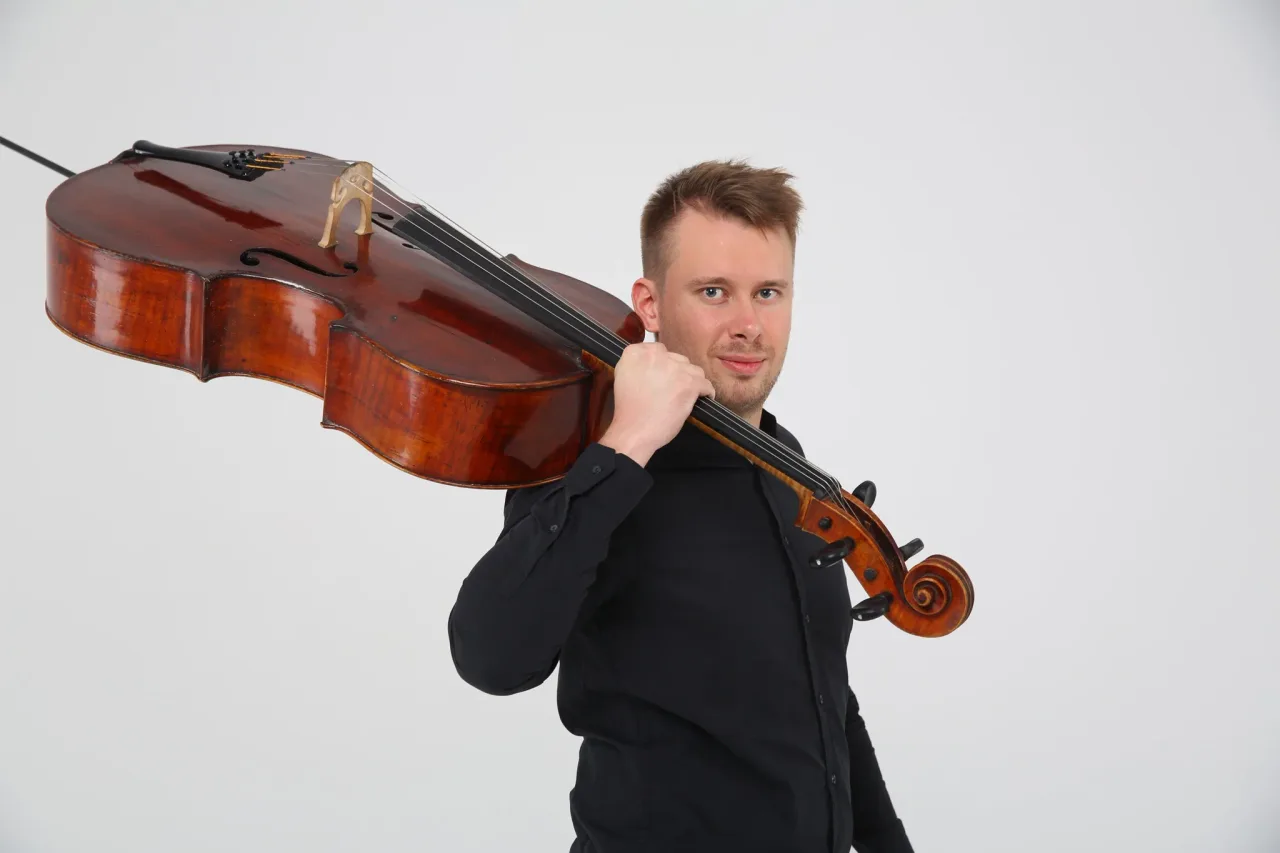 Афиша: Ganenko Band. Неоклассика и рок-хиты в Санкт-Петербурге 25 июля 2026