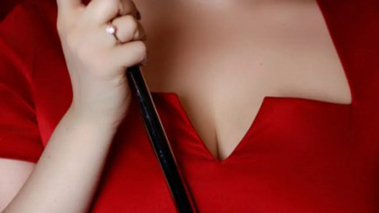Афиша: Jokes and Burlesque. Шутки и Бурлеск. Шоу с бурлеском и женским стендапом в Москве 15 июля 2026