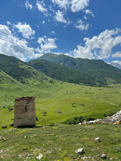 Афиша: Хуламо-Безенгийское ущелье и Язык Тролля в Нальчике 15 июля 2026