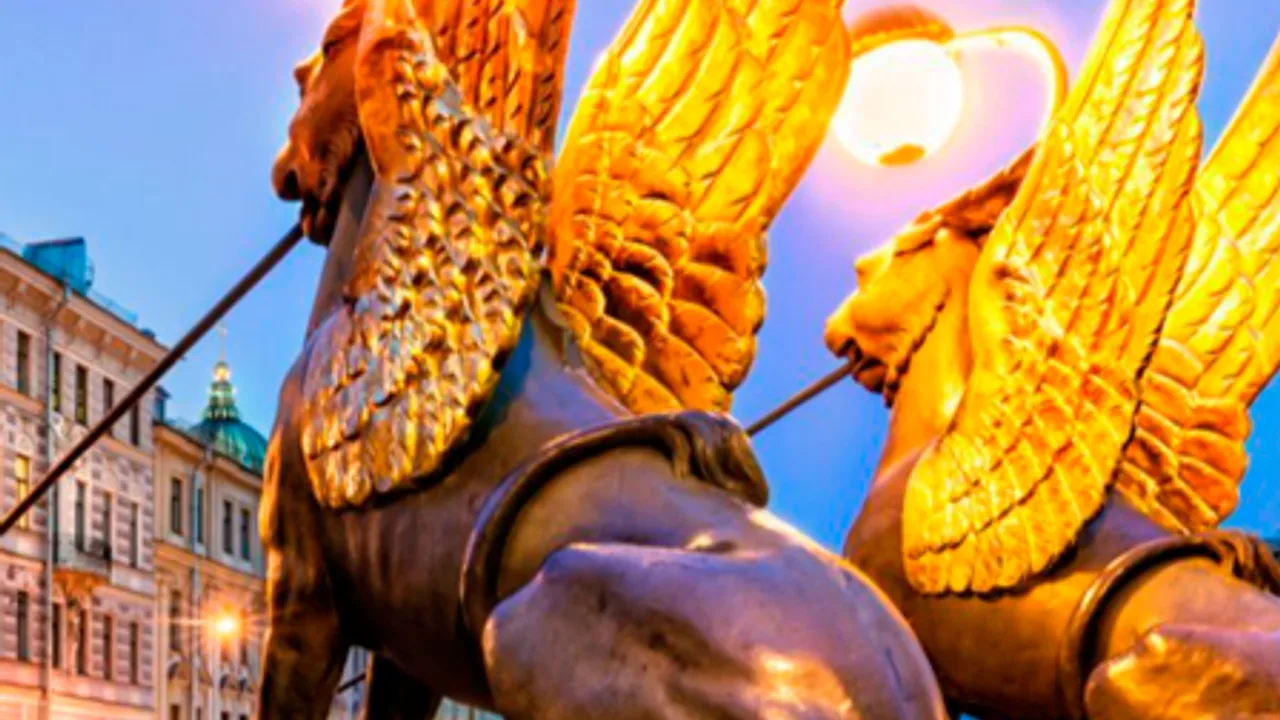 Афиша: Классический Петербург: легенды и сюрпризы центра города в мини-группе в Санкт-Петербурге 20 июля 2026