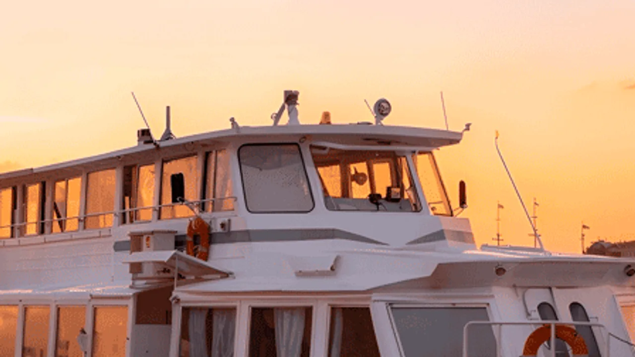 Афиша: Круиз-Концерт под разводными мостами в Санкт-Петербурге 25 июля 2026