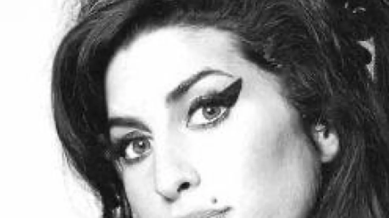 Афиша: Магия свечей. Amy Winehouse. Джаз на крыше в Санкт-Петербурге 17 июля 2026