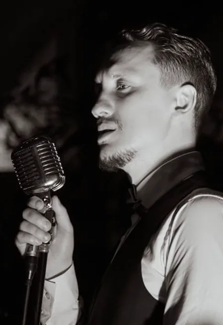 Афиша: МАГИЯ СВЕЧЕЙ. «FRANK SINATRA. Джаз в Оранжерее» в Санкт-Петербурге 15 июля 2026