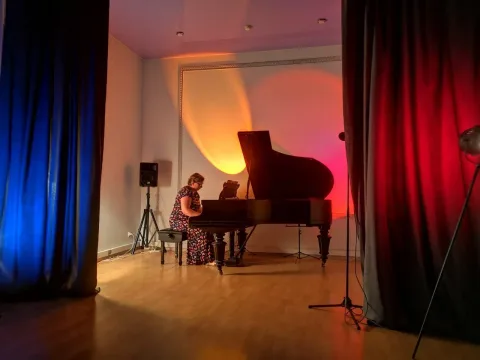 Афиша: Онегинские вечера. Главы романа под рояль. Вечер третий: V. Именины и VI. Поединок. Деревня в Санкт-Петербурге 19 июля 2026