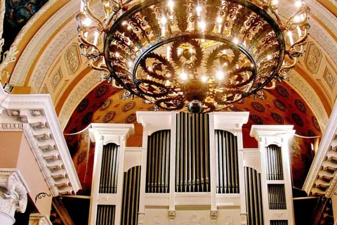 Афиша: Орган при свечах: парижские прогулки и история Кармен в Санкт-Петербурге 24 июля 2026