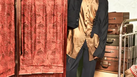 Афиша: Приватный тур по старинным дворам и парадным Петербурга в Санкт-Петербурге 5 июля 2026