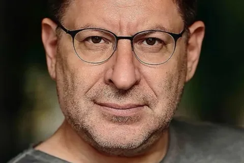 Афиша: Психологический стендап Михаила Лабковского: «Как дышать полной грудью в полной ж*пе» в Москве 15 июля 2026