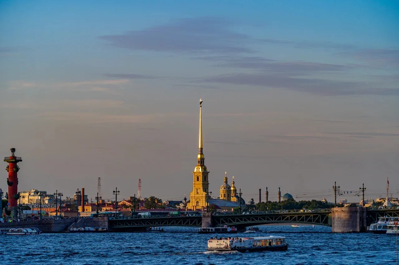 Афиша: Обзорная экскурсия по Санкт-Петербургу с прогулкой на теплоходе на закат в Финский залив под живую музыку в Санкт-Петербурге 3 июня 2026
