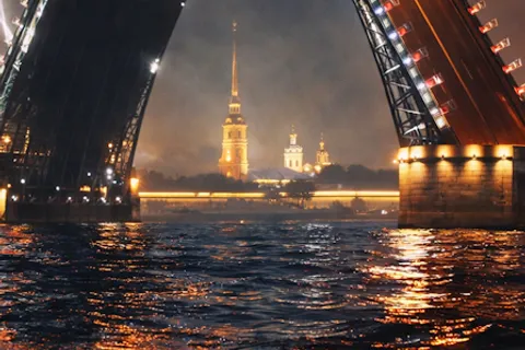 Афиша: Под разведенными мостами в Санкт-Петербурге 28 июня 2026
