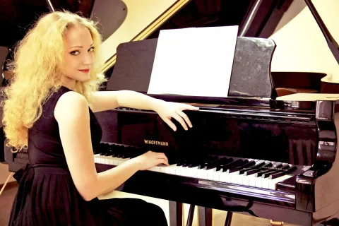 Афиша: Салоны с историей: Нувеллистъ № 8. Докъ: царский и советский паспорт, документы 19 века в Санкт-Петербурге 24 июня 2026