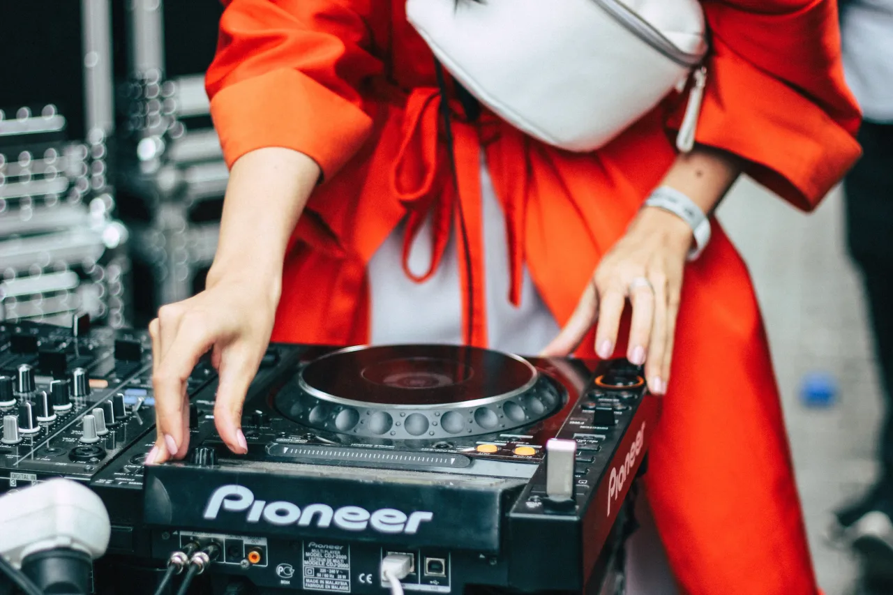 Афиша: «Цветы и Шпионы» XX лет w/ DJ Katrin Vesna в Оренбурге 26 июня 2026