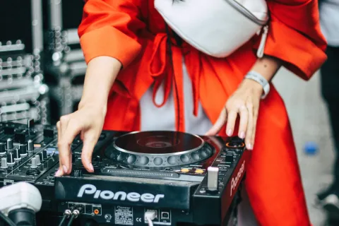 Афиша: «Цветы и Шпионы» XX лет w/ DJ Katrin Vesna в Оренбурге 26 июня 2026