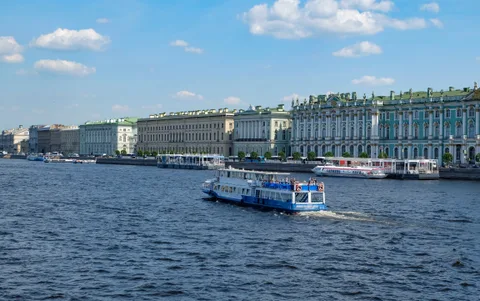 Афиша: «Забытые острова» по будням от Дворцовой пристани в Санкт-Петербурге 3 июня 2026