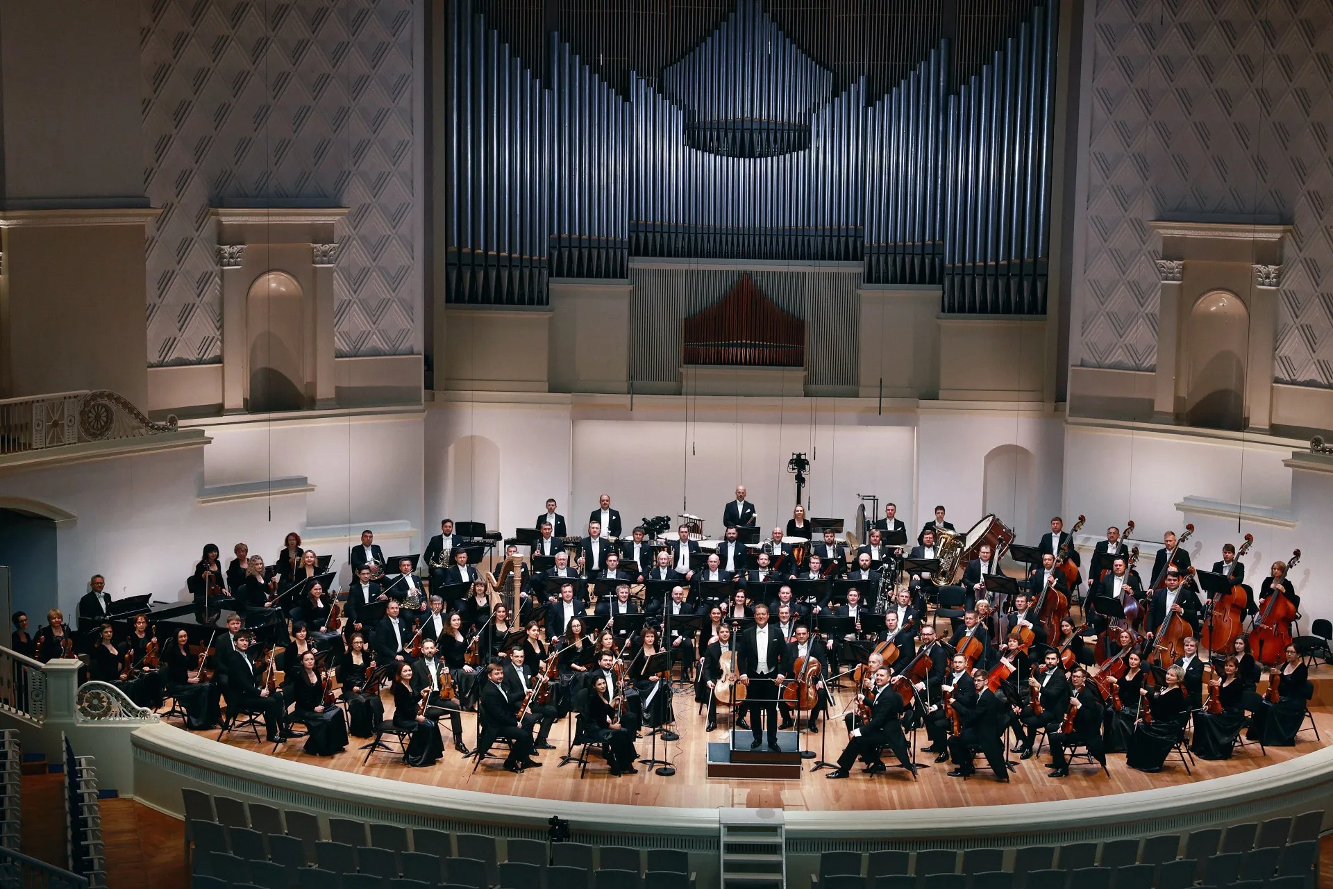 Афиша: Александр Сладковский, Энджел Вонг и ГАСО Республики Татарстан в Санкт-Петербурге 28 марта 2026