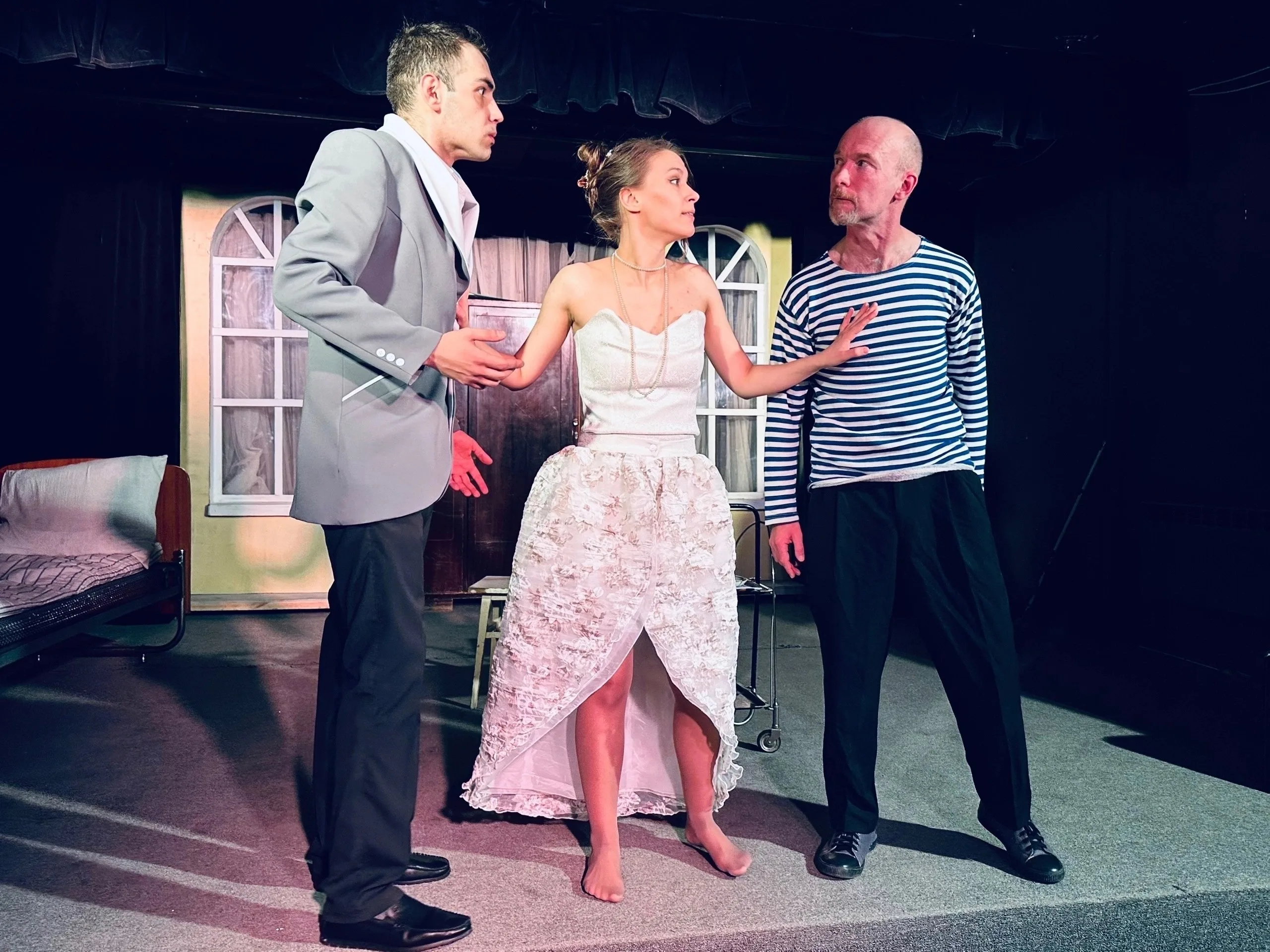 Афиша: Брачная ночь втроём в Екатеринбурге 28 марта 2026