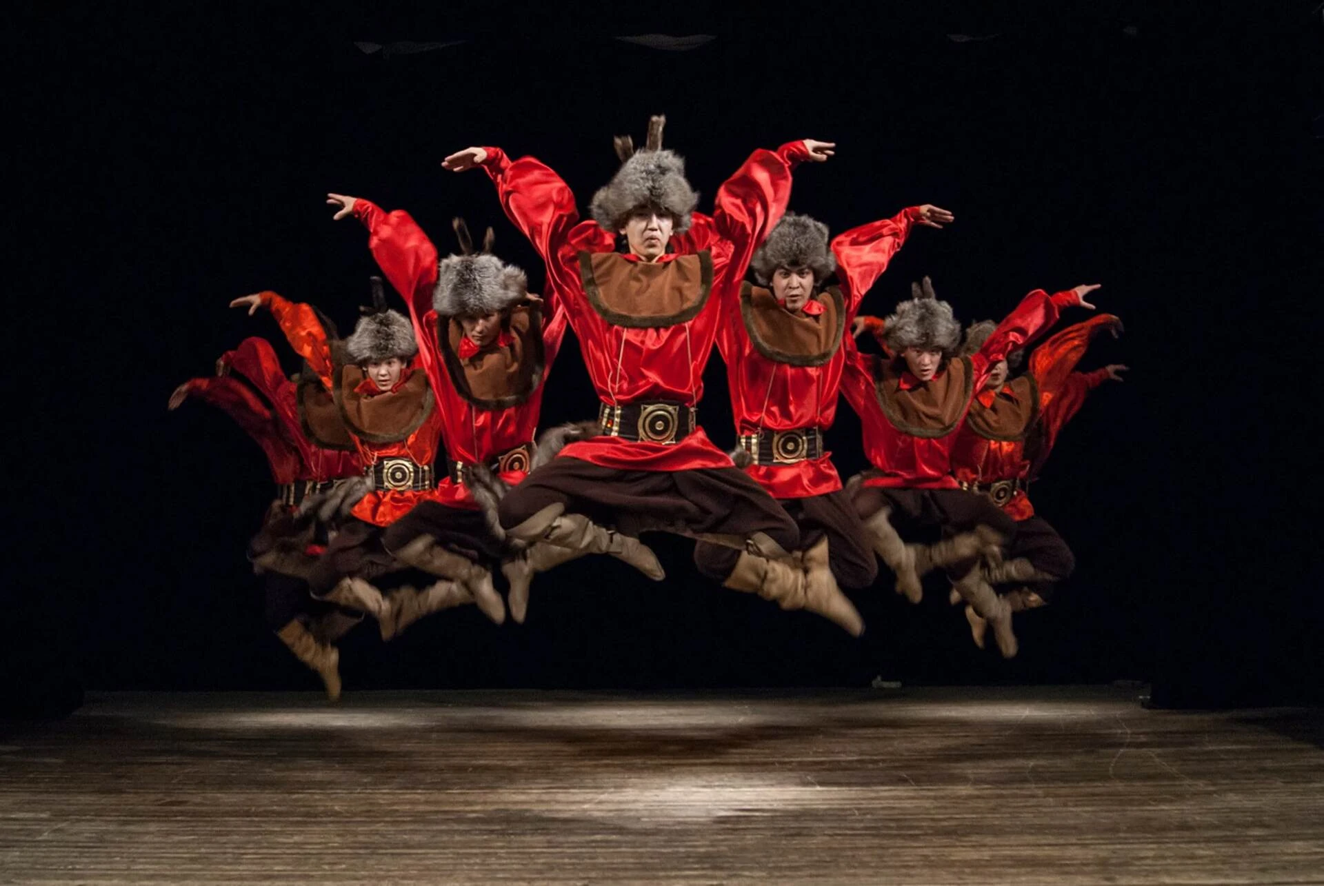 Афиша: Фольклорный ансамбль «Улгер» и ансамбль хакасского танца «Кун сузы» в Красноярске 26 марта 2026