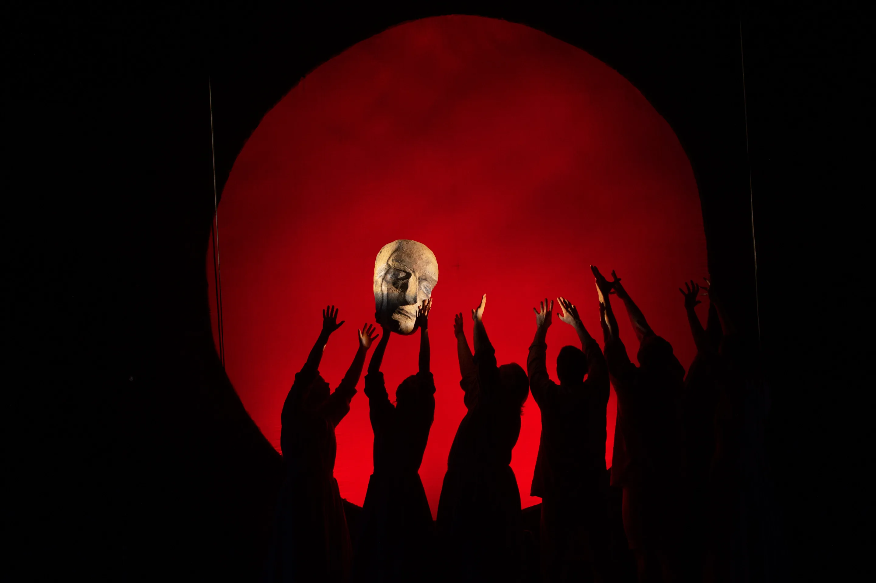 Афиша: Изергиль в Нижнем Новгороде 24 марта 2026