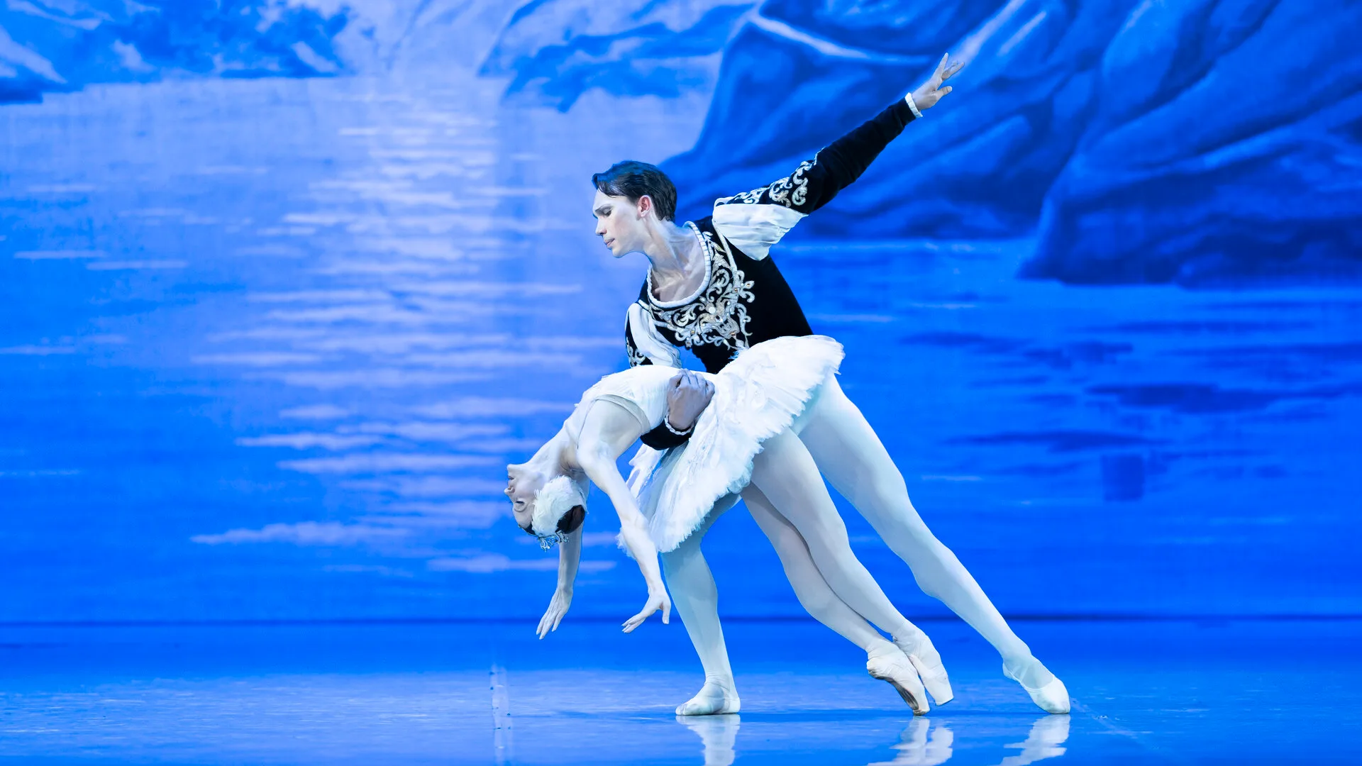 Афиша: Лебединое озеро в Гуково 31 марта 2026