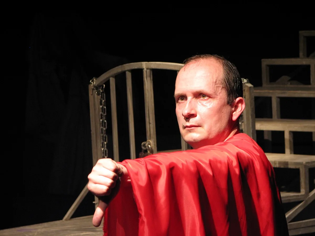 Афиша: Он был титу­ляр­ный совет­ник в Москве 27 марта 2026