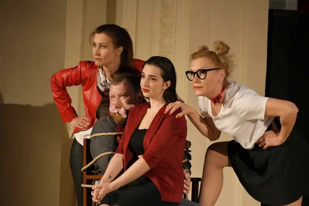 Афиша: Осторожно — женщины! в Новороссийске 28 марта 2026