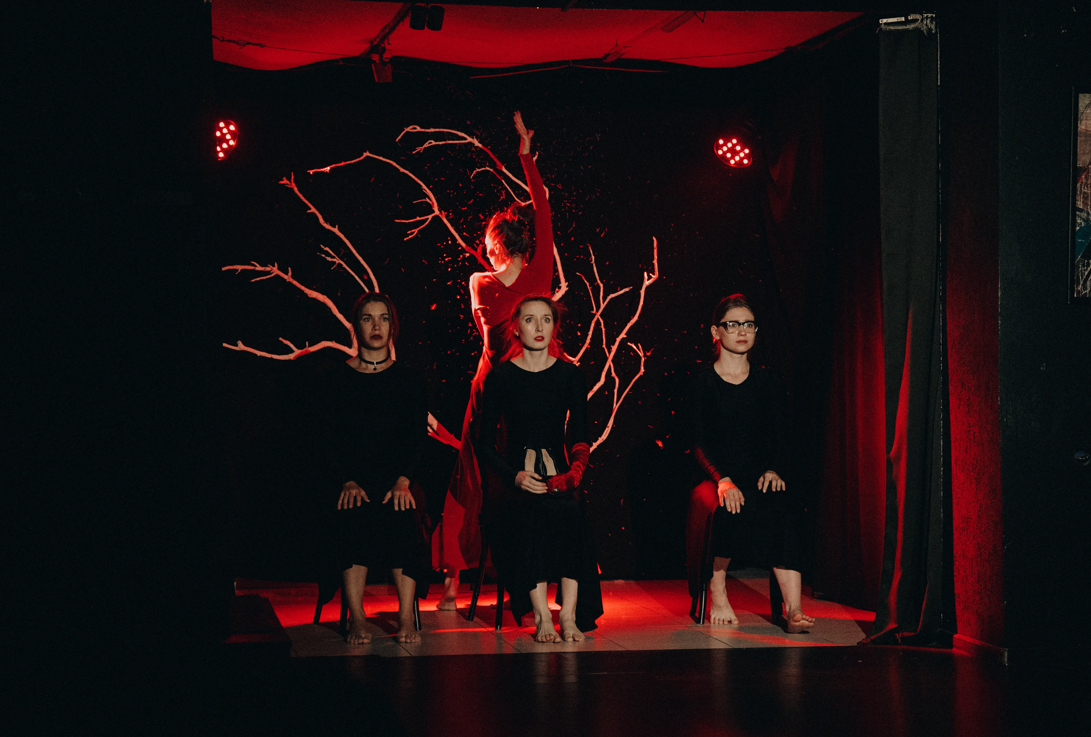 Афиша: Три высокие женщины в Ростове-на-Дону 29 марта 2026