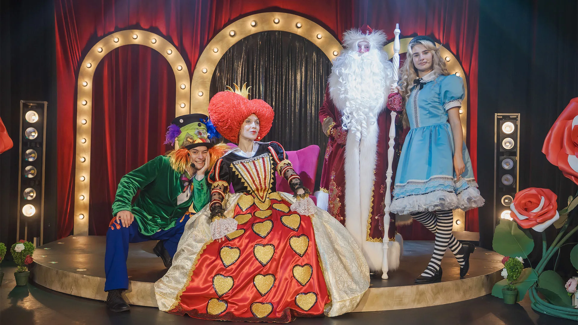 Афиша: Вниз по кроличьей норе, или Приключения Алисы в Новосибирске 28 марта 2026