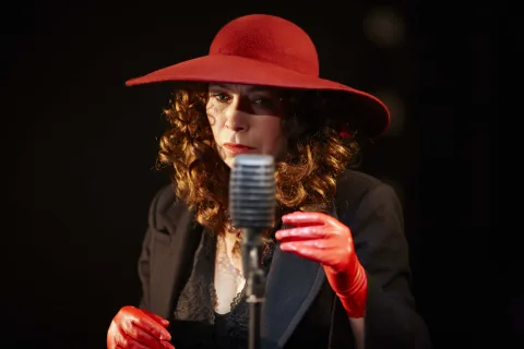 Афиша: 24 часа из жизни женщины в Москве 27 мая 2026