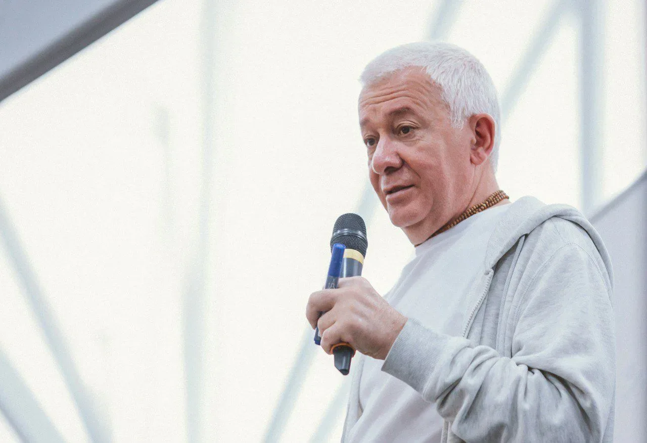 Афиша: Александр Хакимов. Духовное решение материальных проблем в Тюмени 14 мая 2026