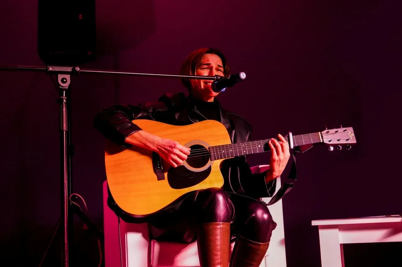 Афиша: Анна Саламандра. Отодвинуть темноту в Чебоксарах 30 мая 2026