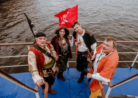 Афиша: Балтийские витальеры в поисках клада в Санкт-Петербурге 17 мая 2026