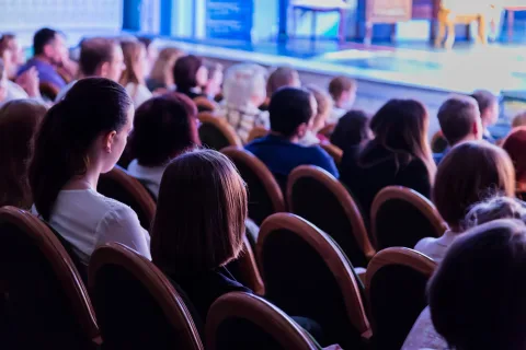 Афиша: Белый кит во Владивостоке 15 мая 2026