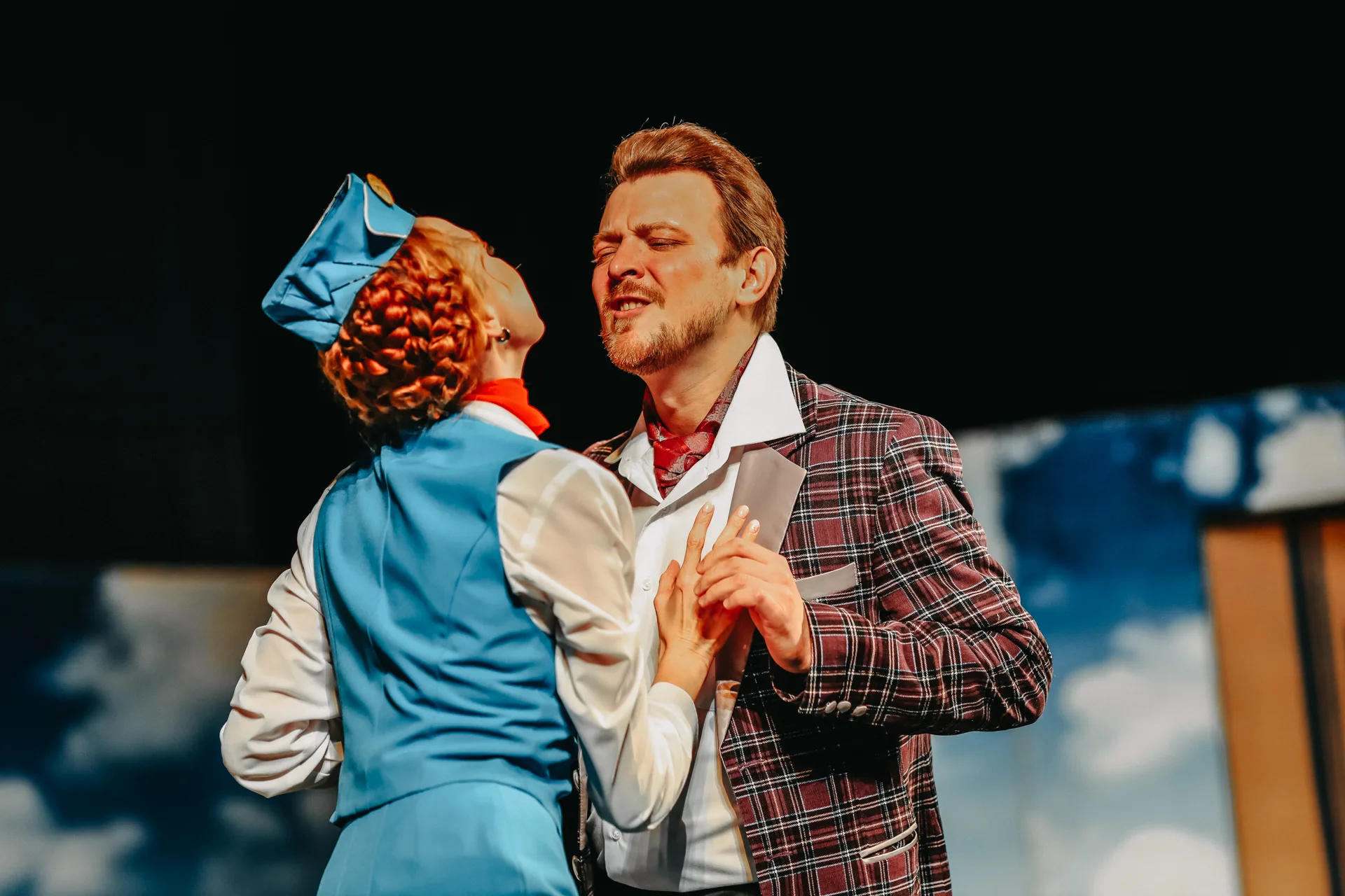 Афиша: Боинг-боинг в Чебоксары 17 мая 2026