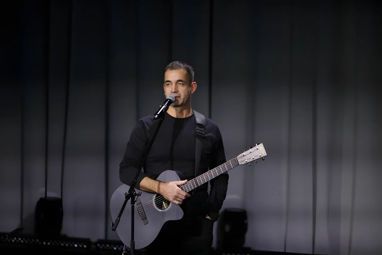 Афиша: Дмитрий Певцов в Новороссийске 11 мая 2026