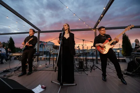 Афиша: Elena et les Garçons. Истории из Парижа в Москве 29 мая 2026