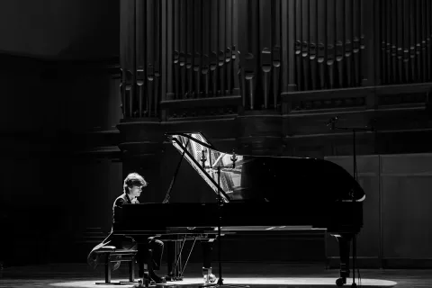 Афиша: Илья Папоян, Арсентий Ткаченко, БСО. Рахманинов, Римский-Корсаков в Москве 31 мая 2026