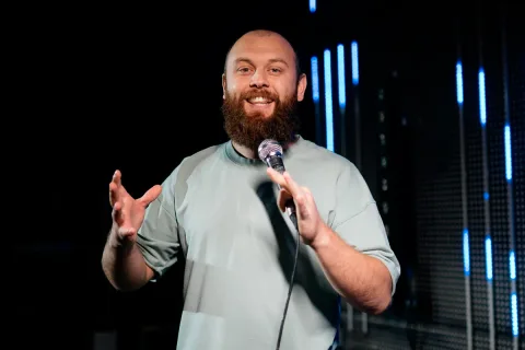 Афиша: Казанские комики в Глазове 23 мая 2026